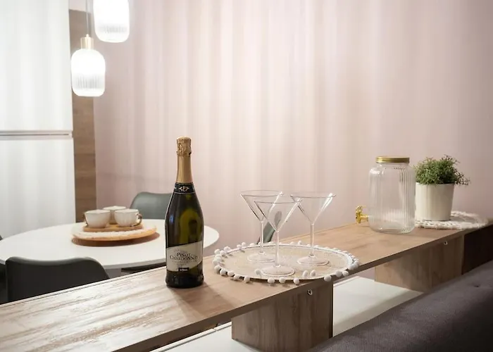 Enjoy - Elegante Con Giardino شقة *